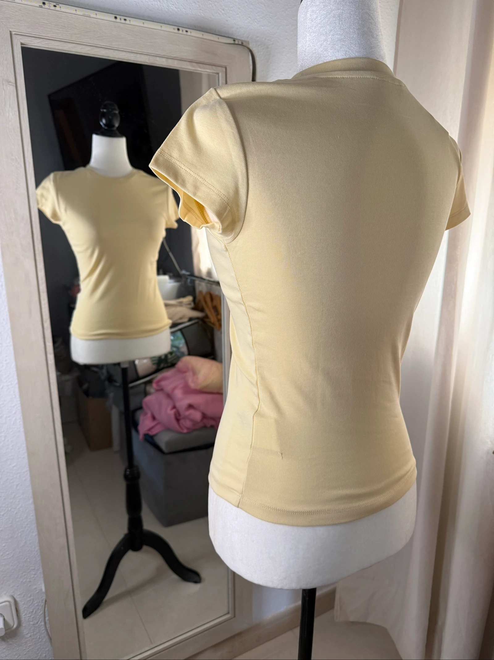 Mosterdkleurige korte mouw T-shirt – photo 3